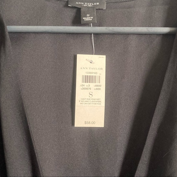 NWT Ann Taylor Black Peplum Top - Picture 3 of 5